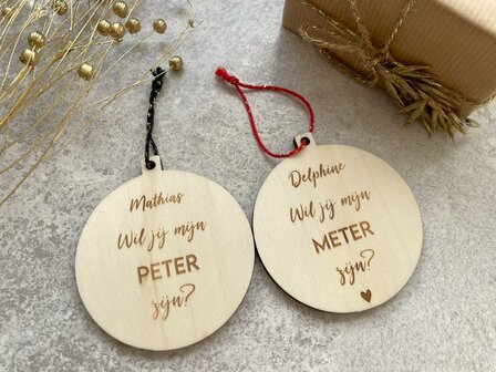 Houten kerstbal meter/peter/getuige