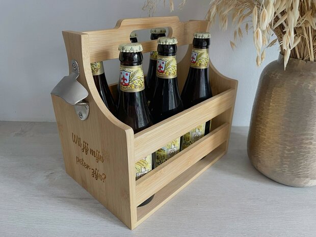 Houten bierkratje gegraveerd